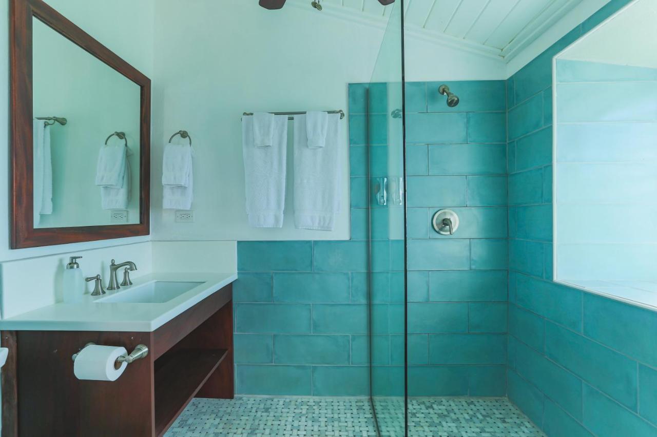 Feather Leaf Inn Frederiksted ภายนอก รูปภาพ